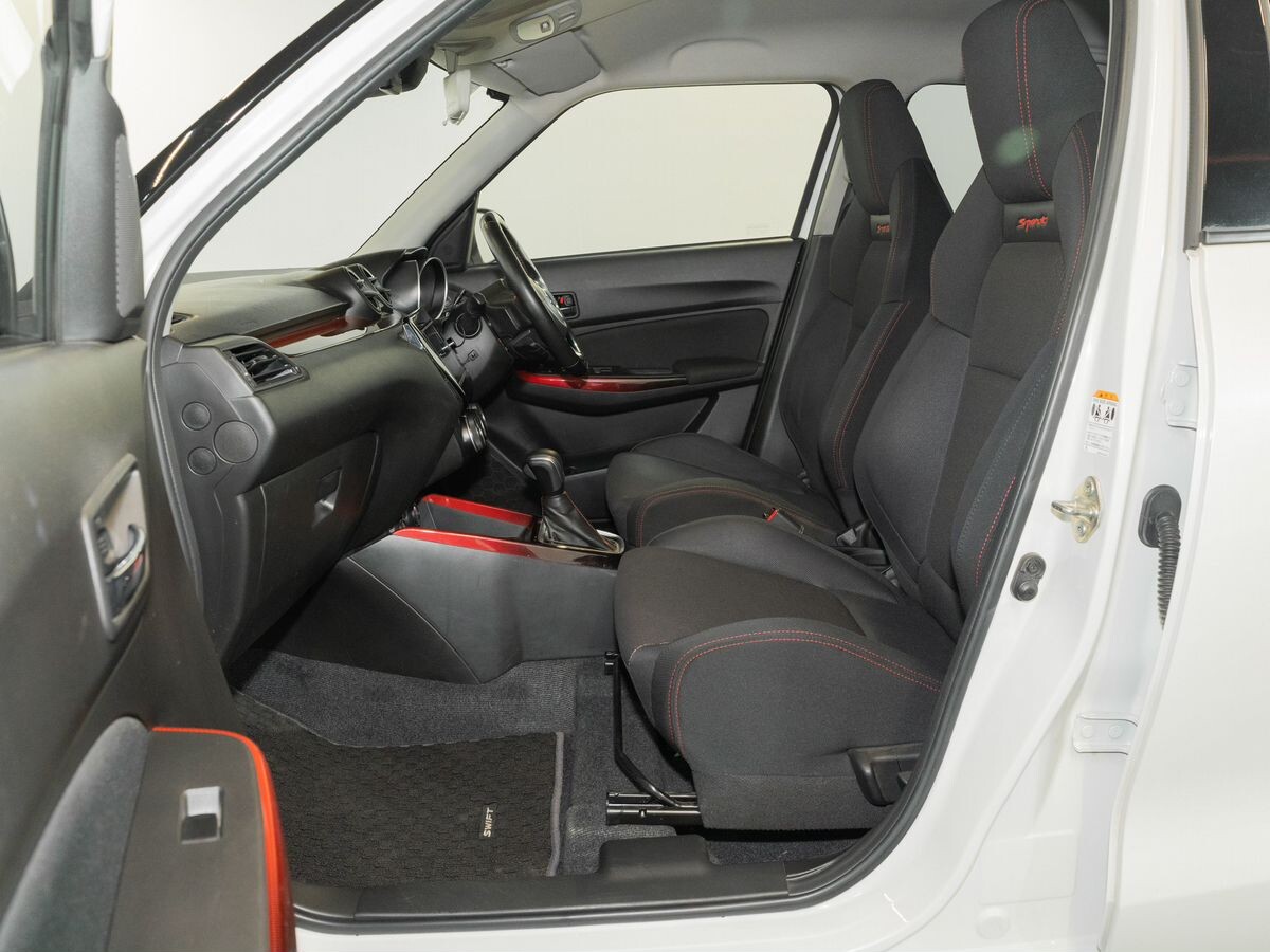 Suzuki Swift 2021 - фото автомобиля