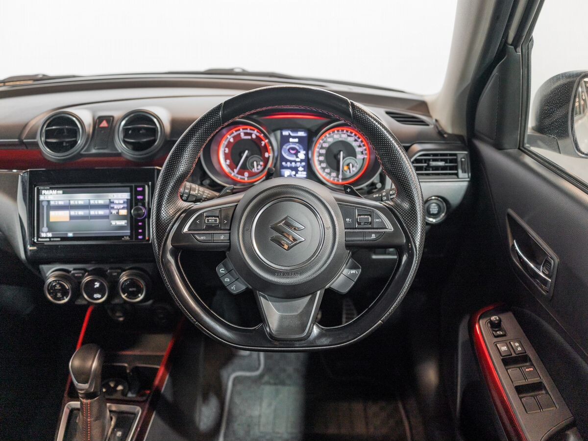 Suzuki Swift 2021 - фото автомобиля
