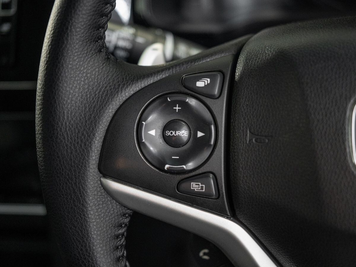 Honda Shuttle 2019 - фото автомобиля