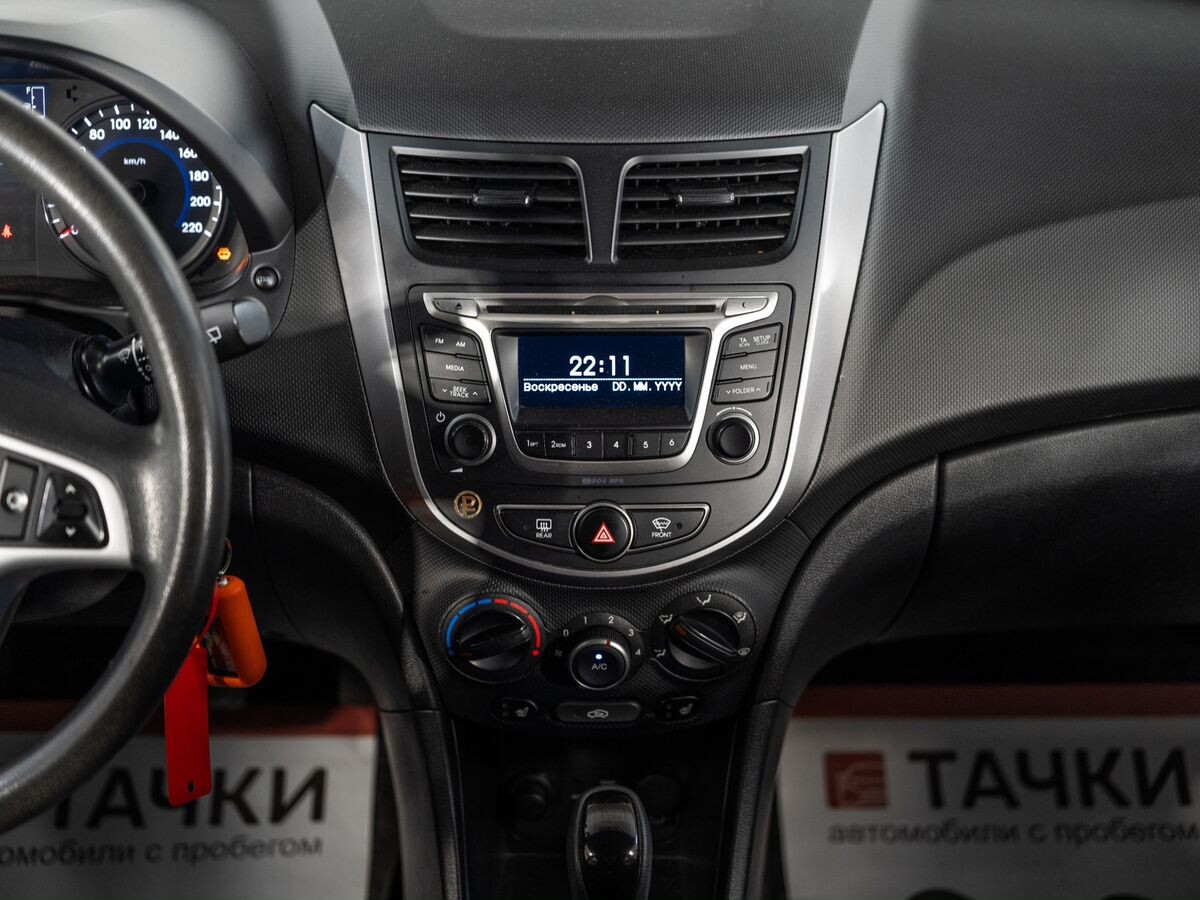 Hyundai Solaris 2015 - фото автомобиля