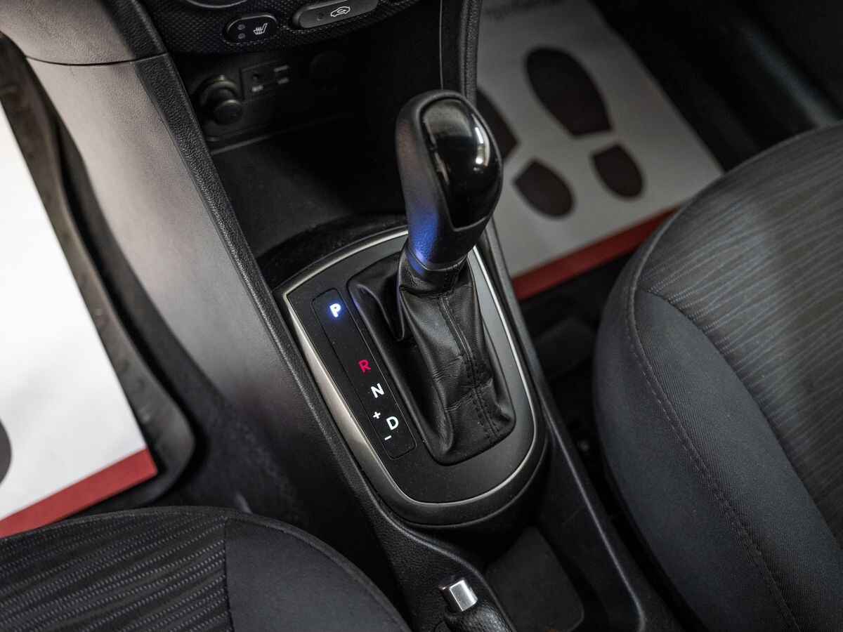 Hyundai Solaris 2015 - фото автомобиля