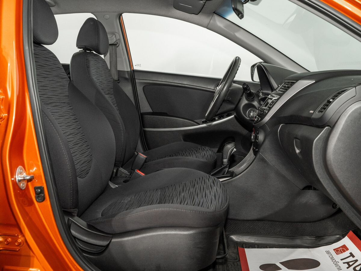 Hyundai Solaris 2015 - фото автомобиля