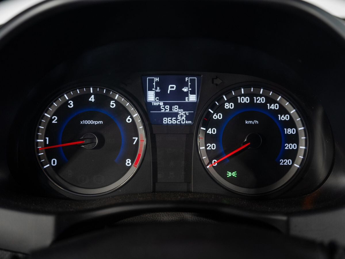 Hyundai Solaris 2015 - фото автомобиля