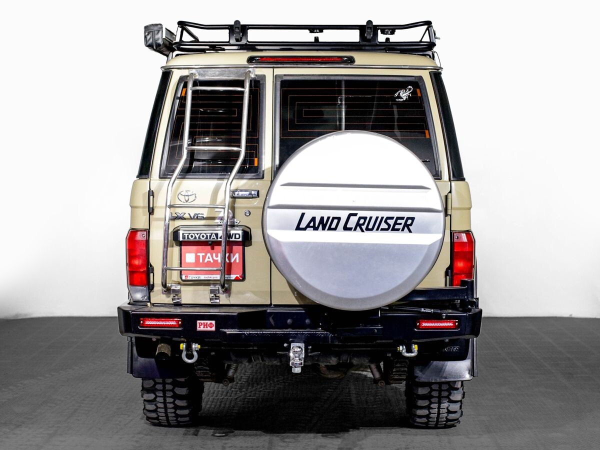 Toyota Land Cruiser 2022 - фото автомобиля