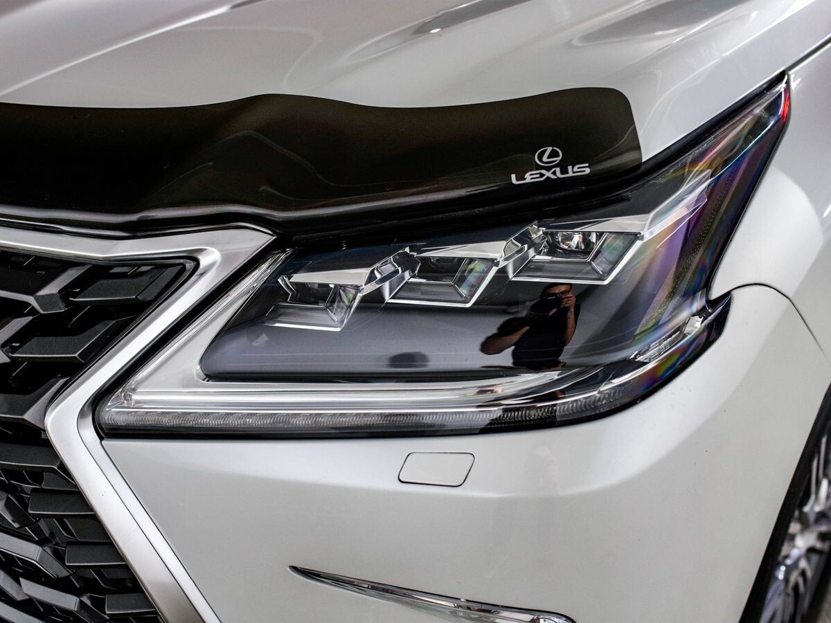Lexus LX570 2017 - фото автомобиля