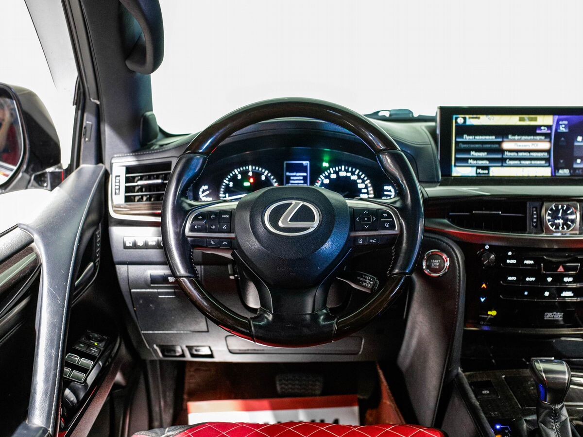 Lexus LX570 2017 - фото автомобиля