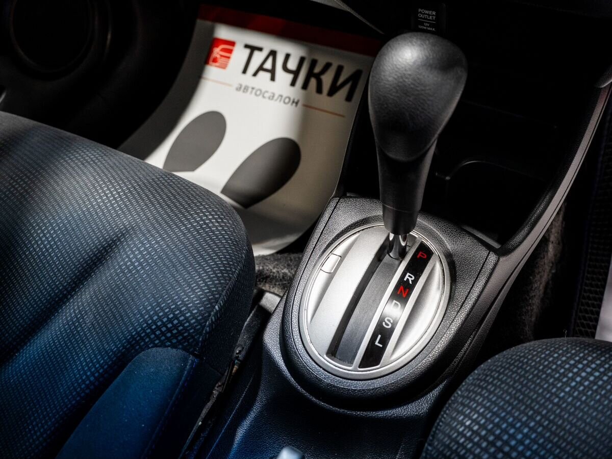 Honda Fit 2011 - фото автомобиля
