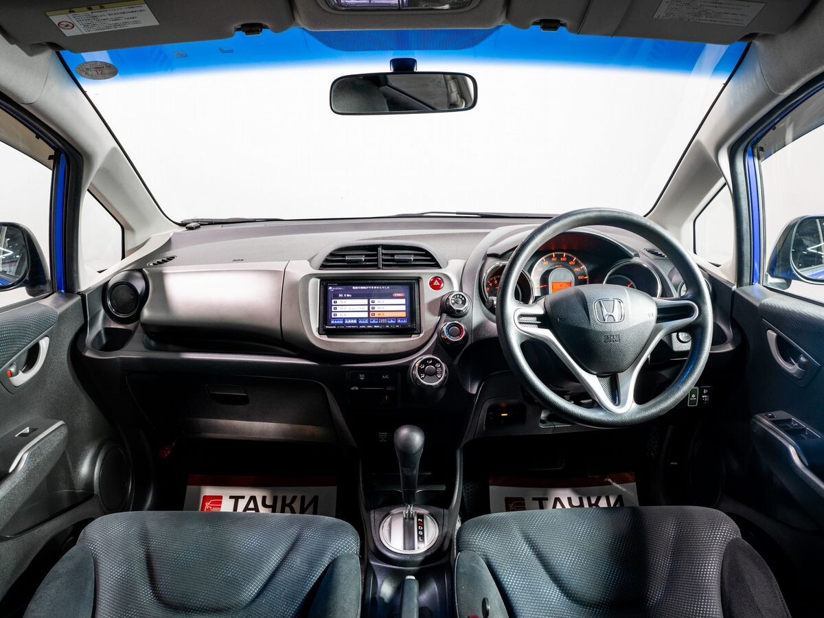 Honda Fit 2011 - фото автомобиля