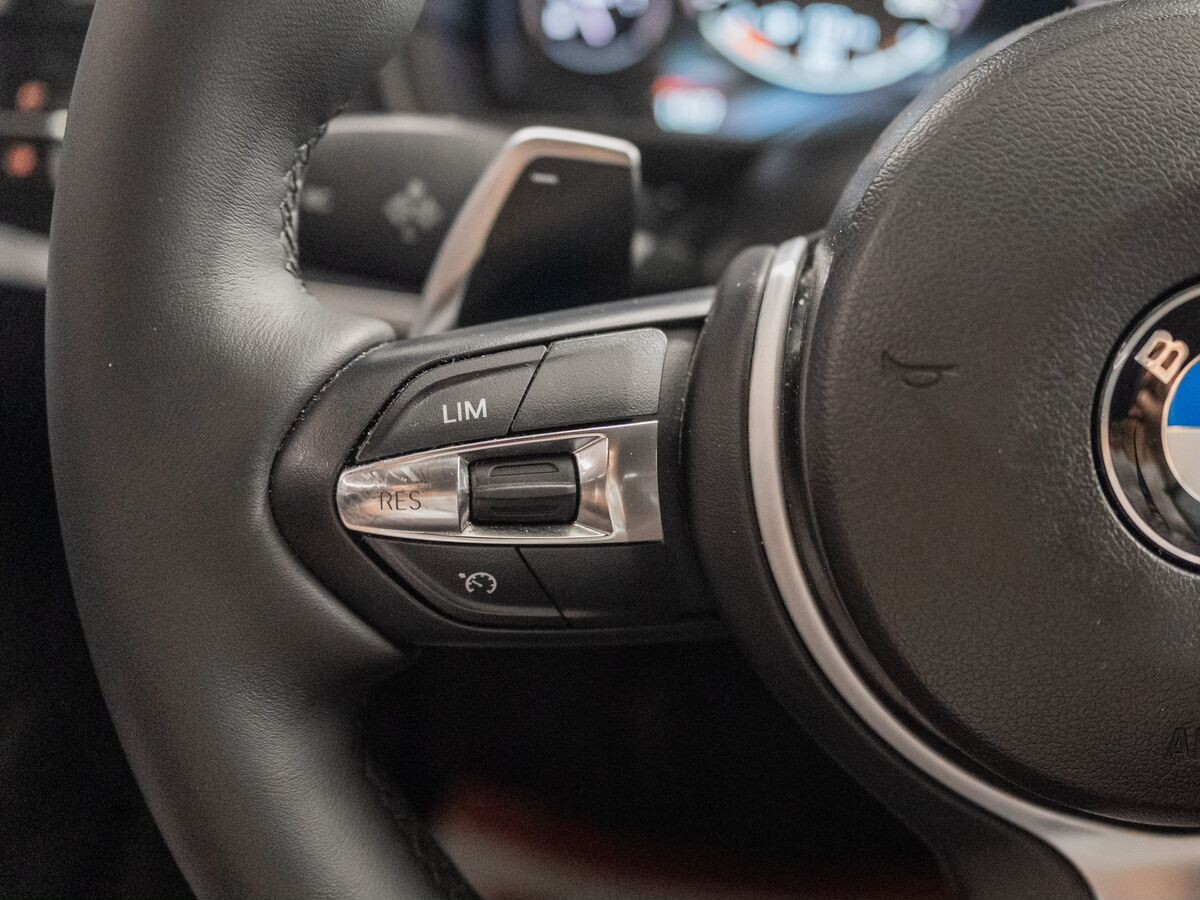 BMW 5-Series 2012 - фото автомобиля