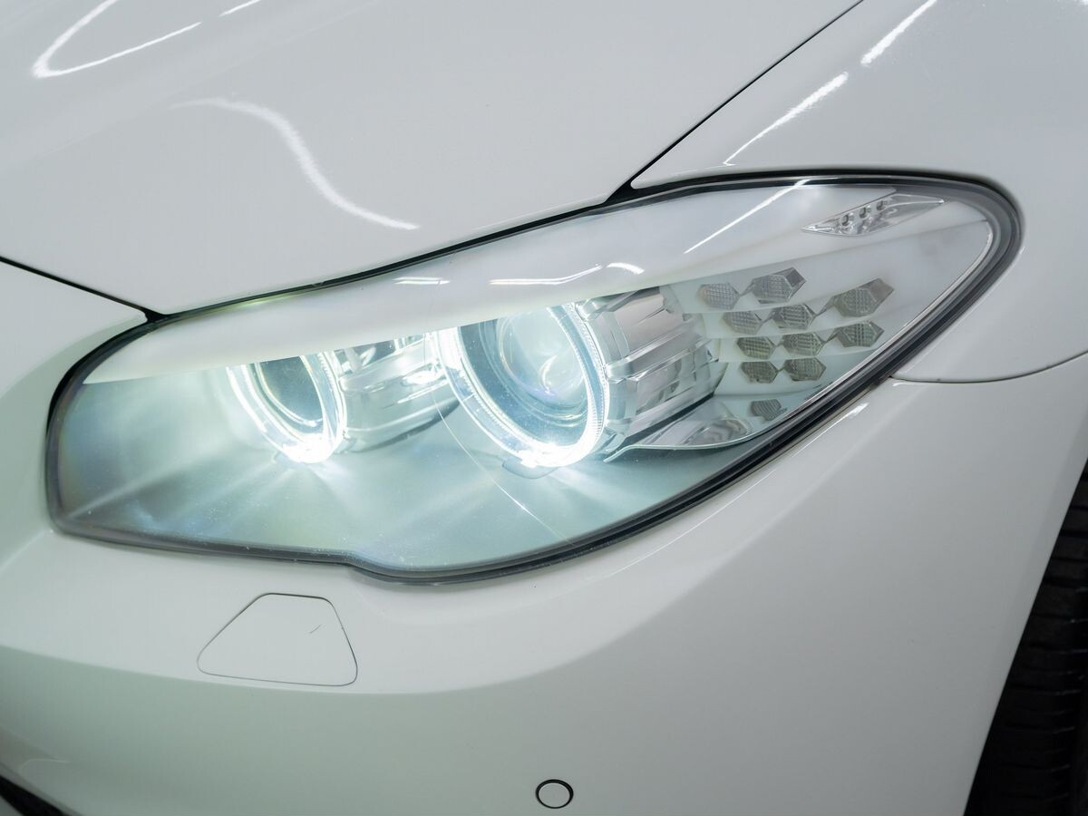 BMW 5-Series 2012 - фото автомобиля
