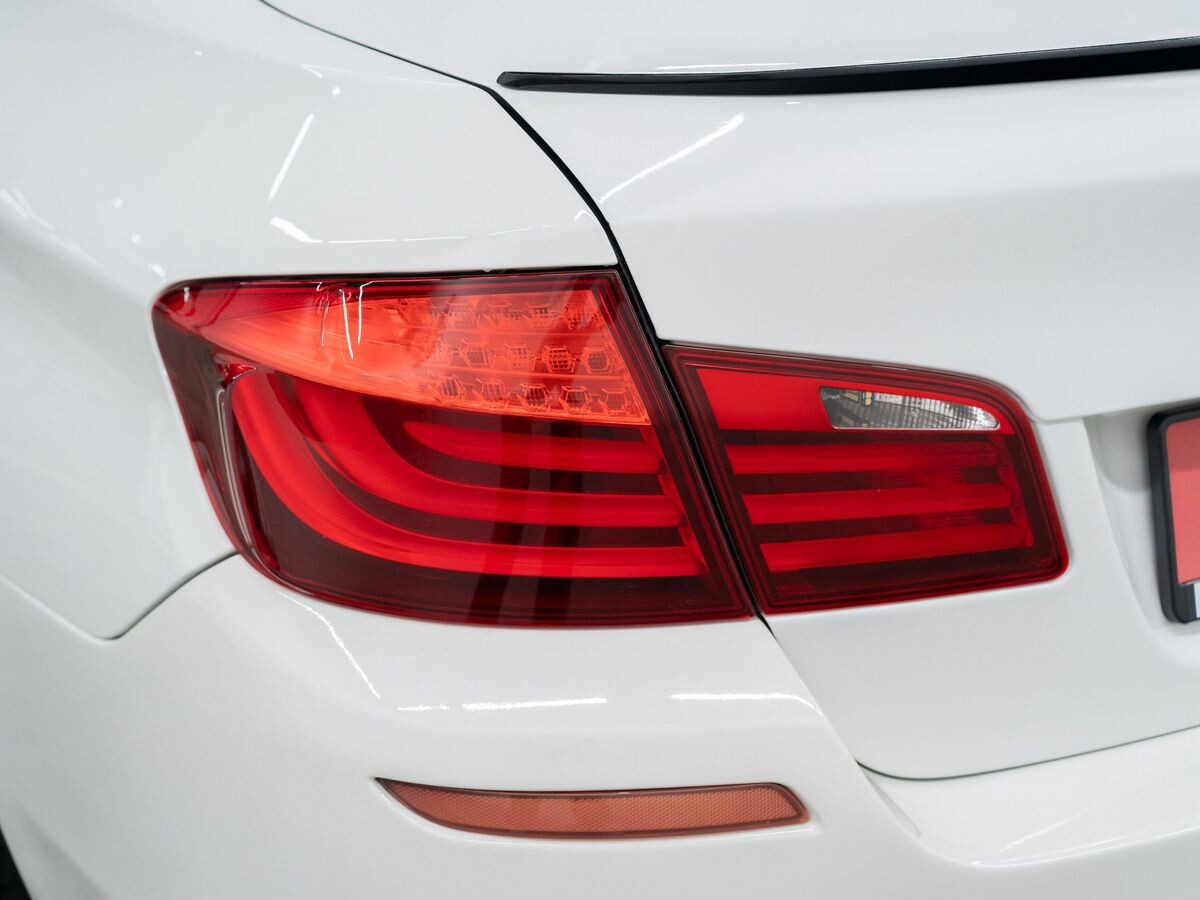 BMW 5-Series 2012 - фото автомобиля