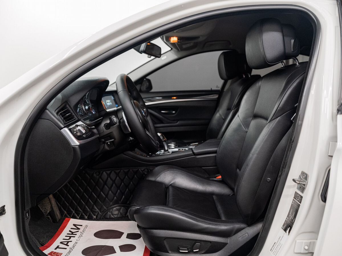 BMW 5-Series 2012 - фото автомобиля