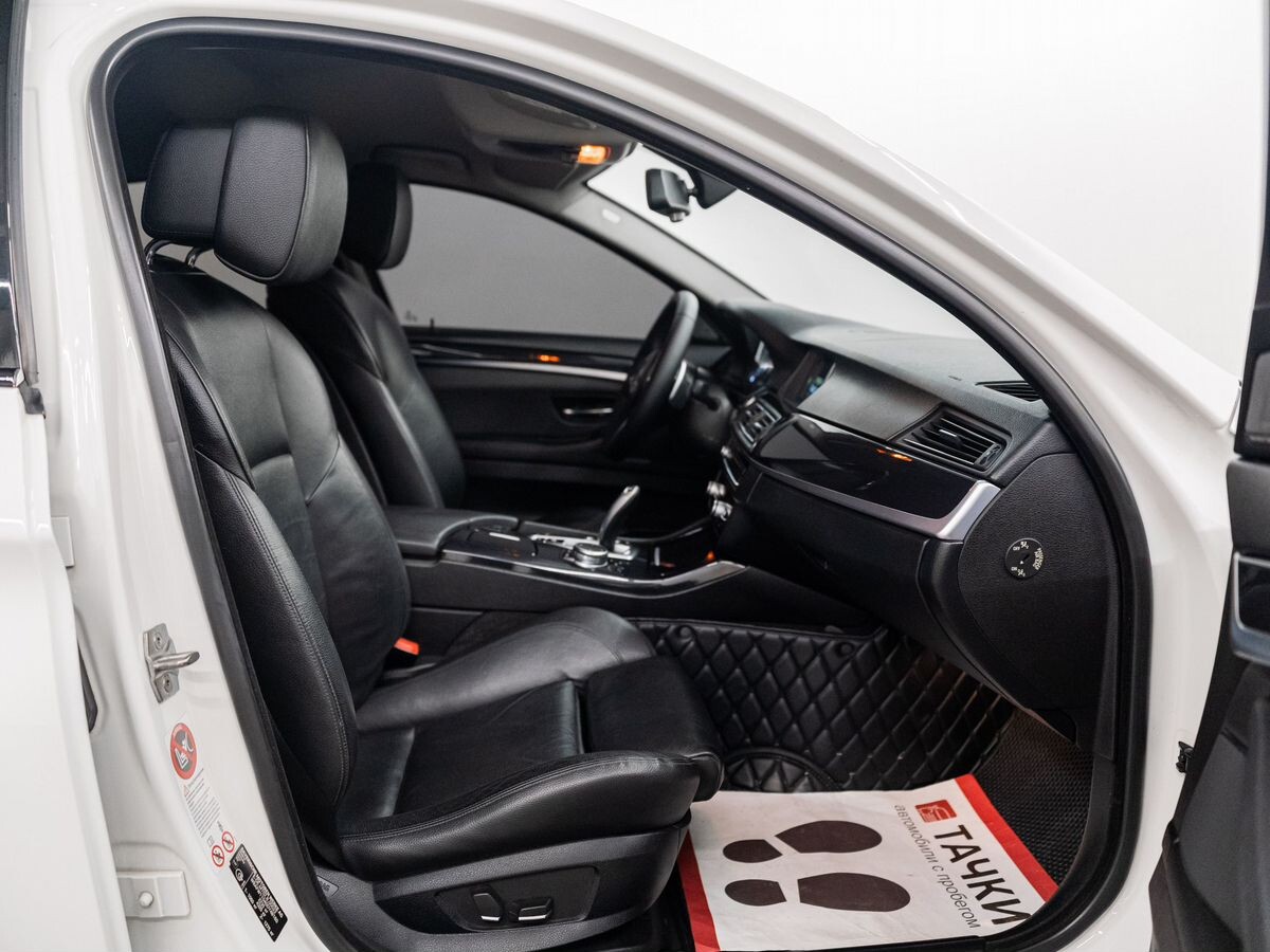 BMW 5-Series 2012 - фото автомобиля