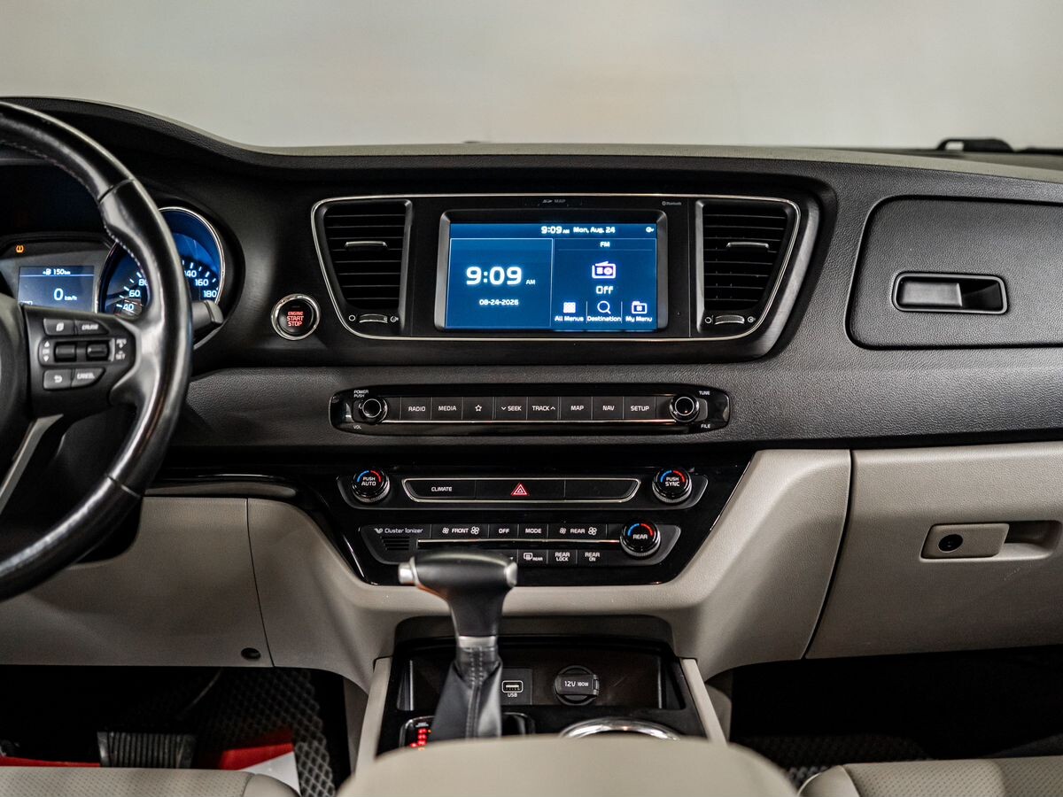 Kia Carnival 2019 - фото автомобиля