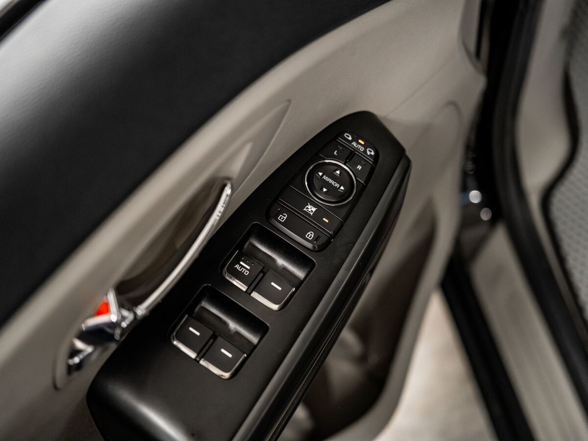 Kia Carnival 2019 - фото автомобиля