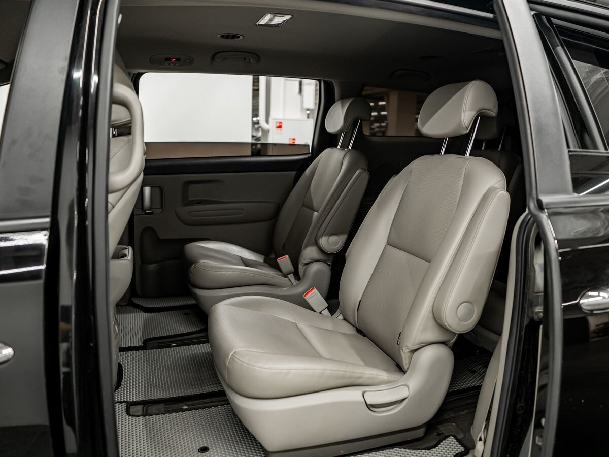 Kia Carnival 2019 - фото автомобиля