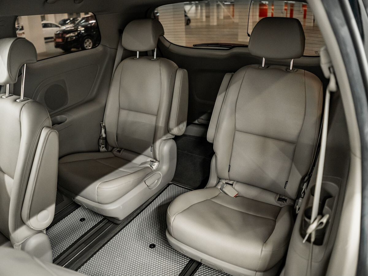 Kia Carnival 2019 - фото автомобиля
