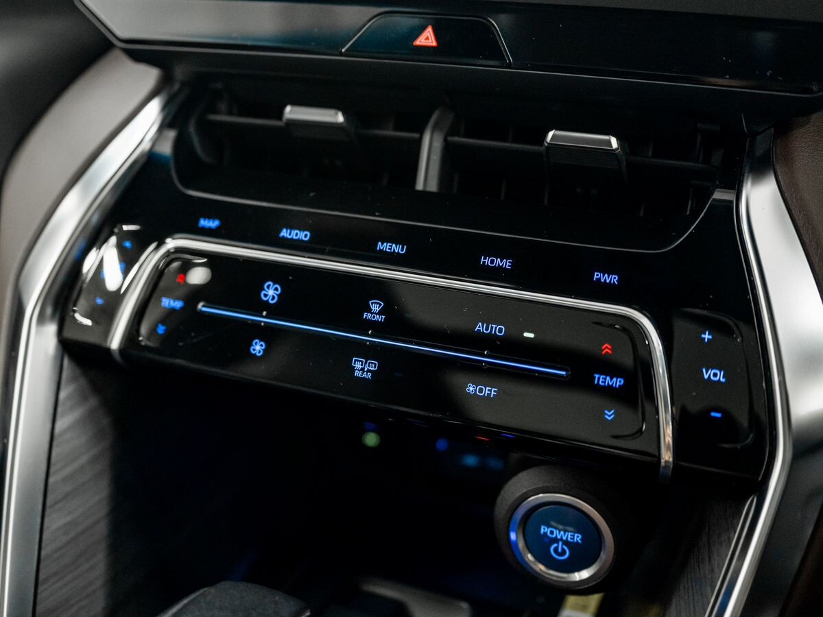 Toyota Harrier 2022 - фото автомобиля