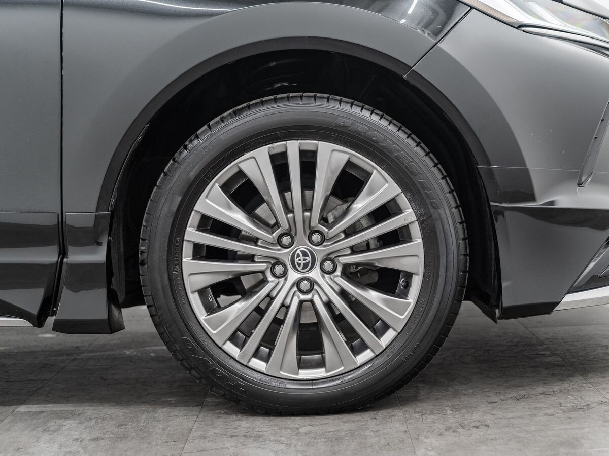 Toyota Harrier 2022 - фото автомобиля
