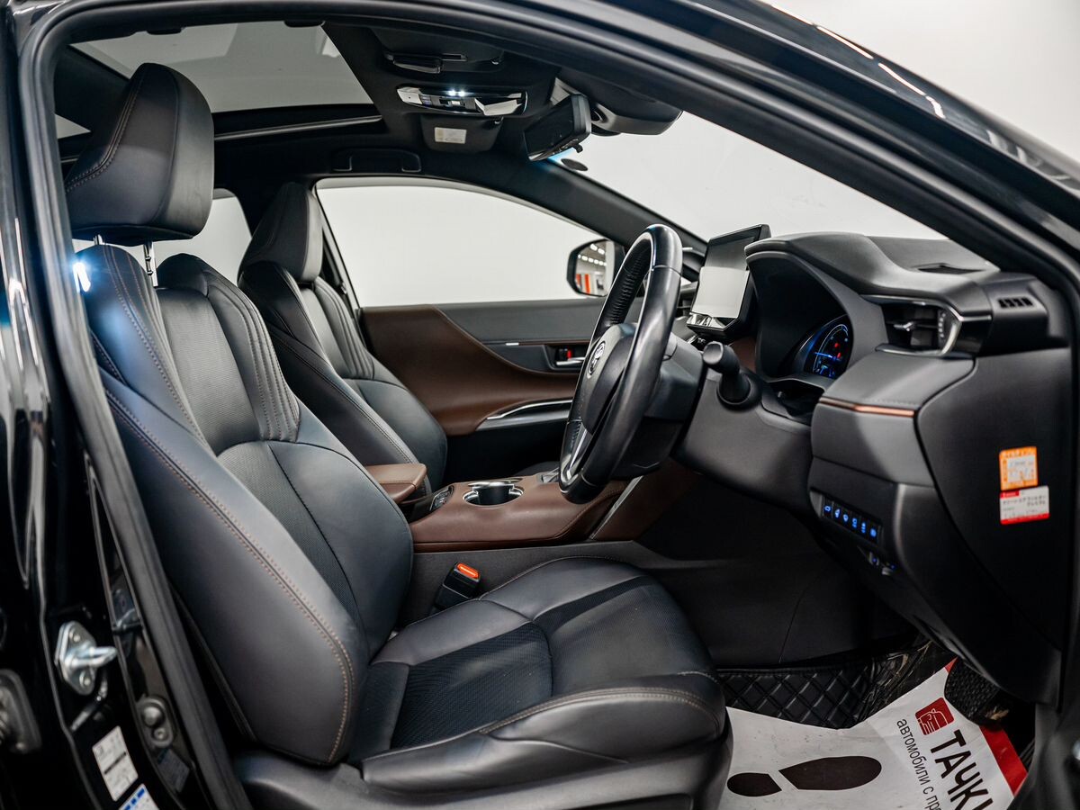 Toyota Harrier 2022 - фото автомобиля