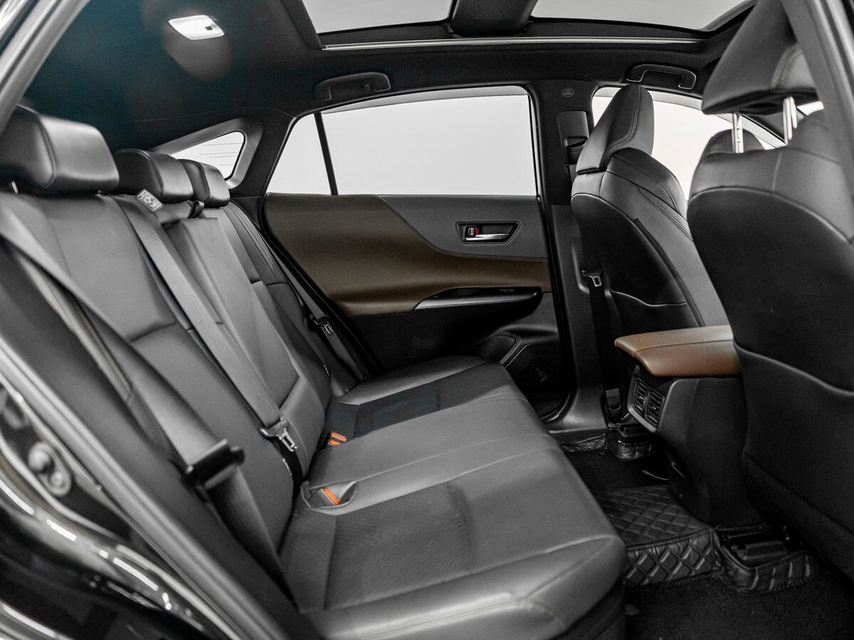 Toyota Harrier 2022 - фото автомобиля