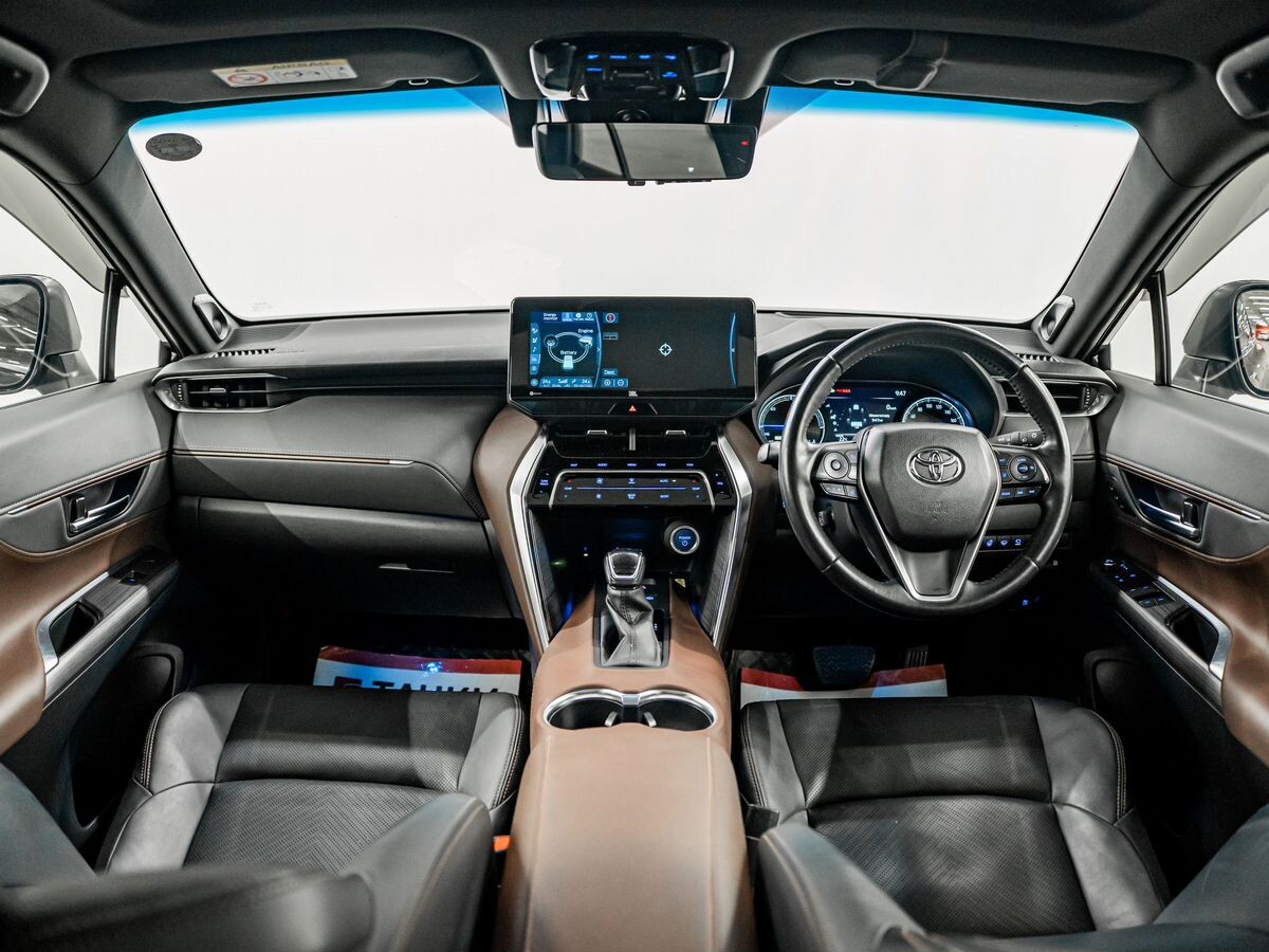 Toyota Harrier 2022 - фото автомобиля