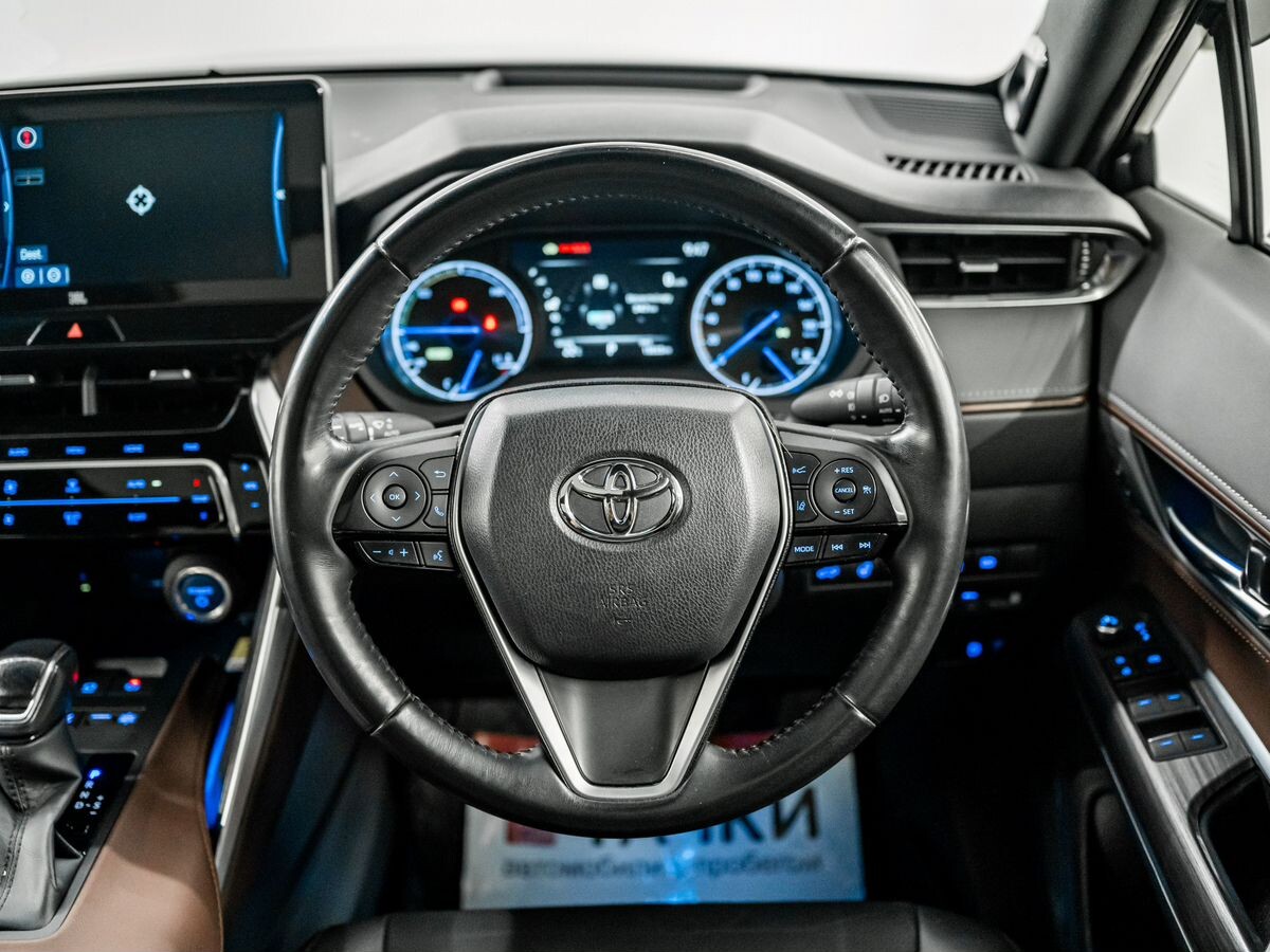Toyota Harrier 2022 - фото автомобиля