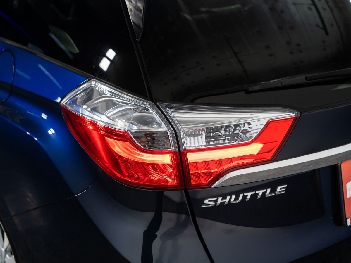 Honda Shuttle 2016 - фото автомобиля