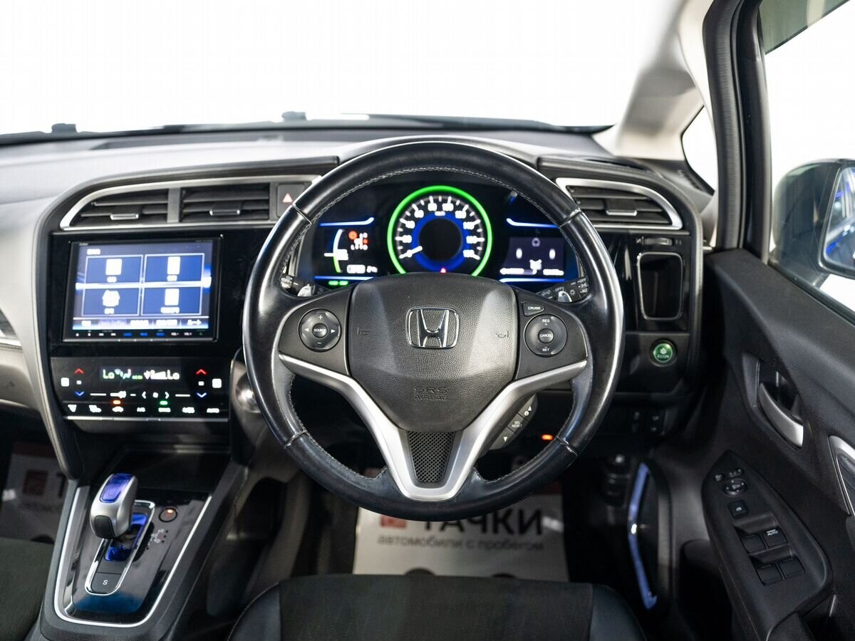 Honda Shuttle 2016 - фото автомобиля