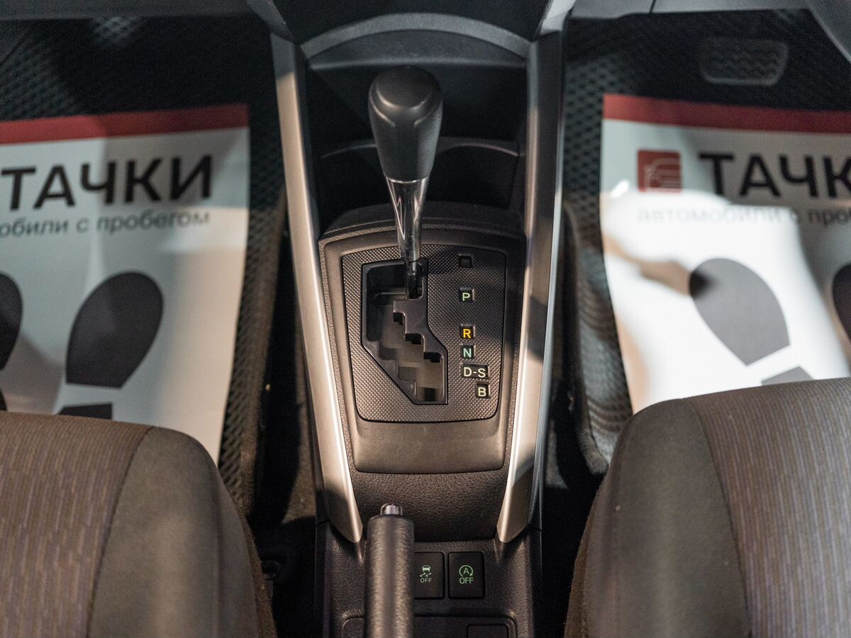Toyota Corolla Fielder 2015 - фото автомобиля