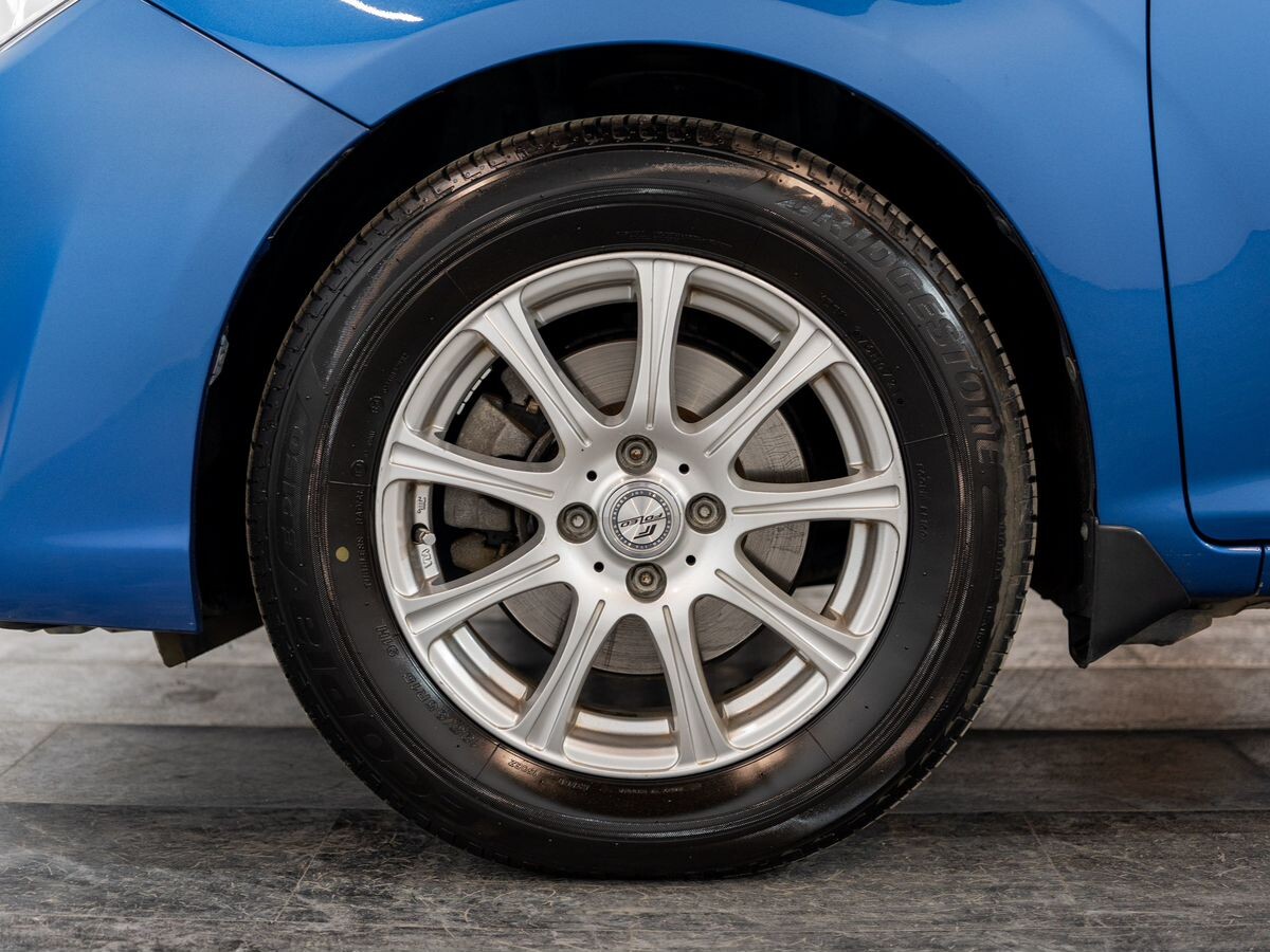 Toyota Corolla Fielder 2015 - фото автомобиля
