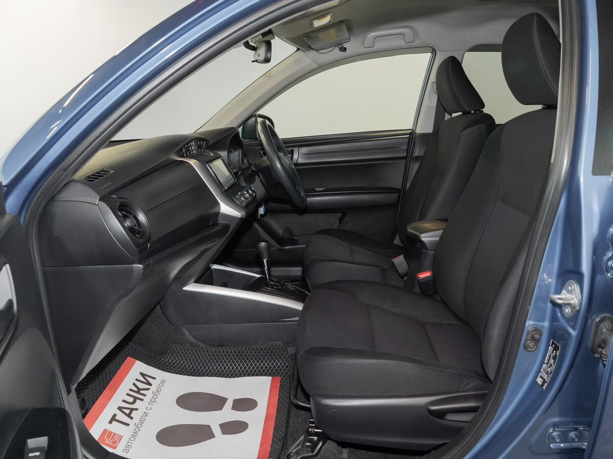 Toyota Corolla Fielder 2015 - фото автомобиля