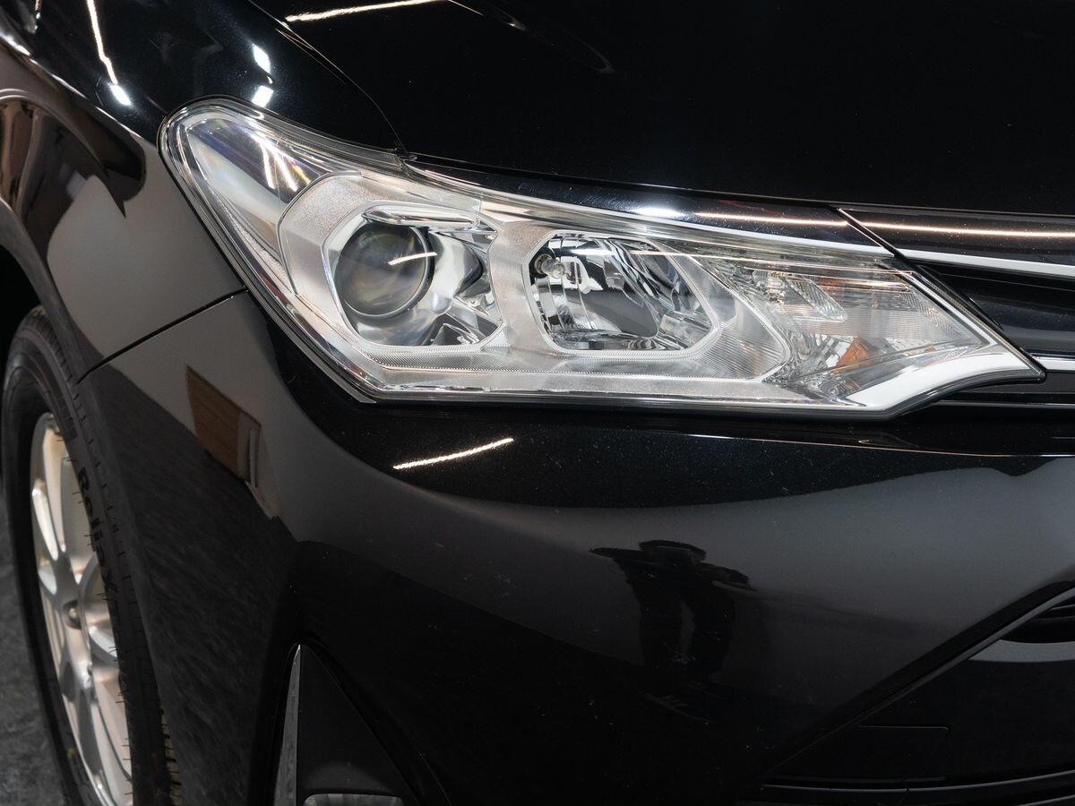 Toyota Corolla Fielder 2017 - фото автомобиля