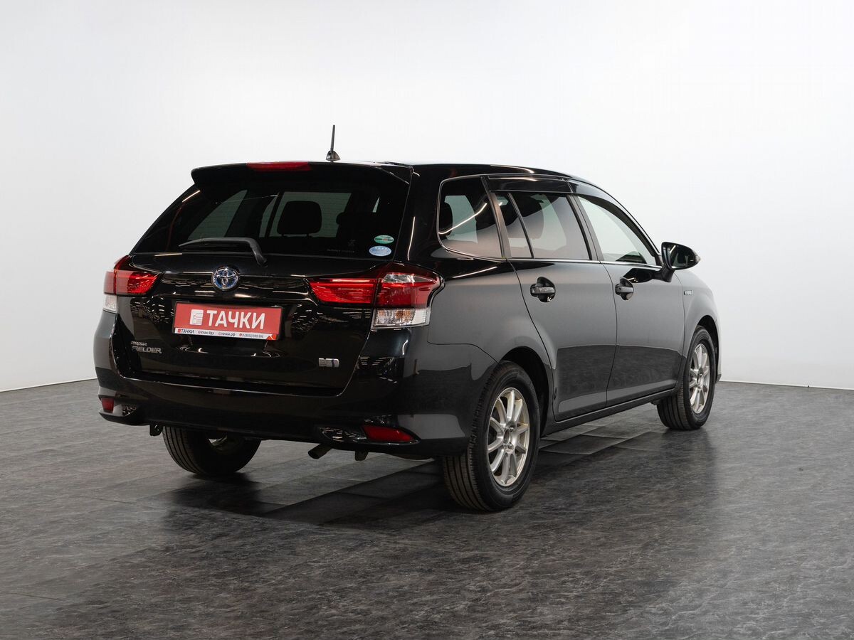 Toyota Corolla Fielder 2017 - фото автомобиля