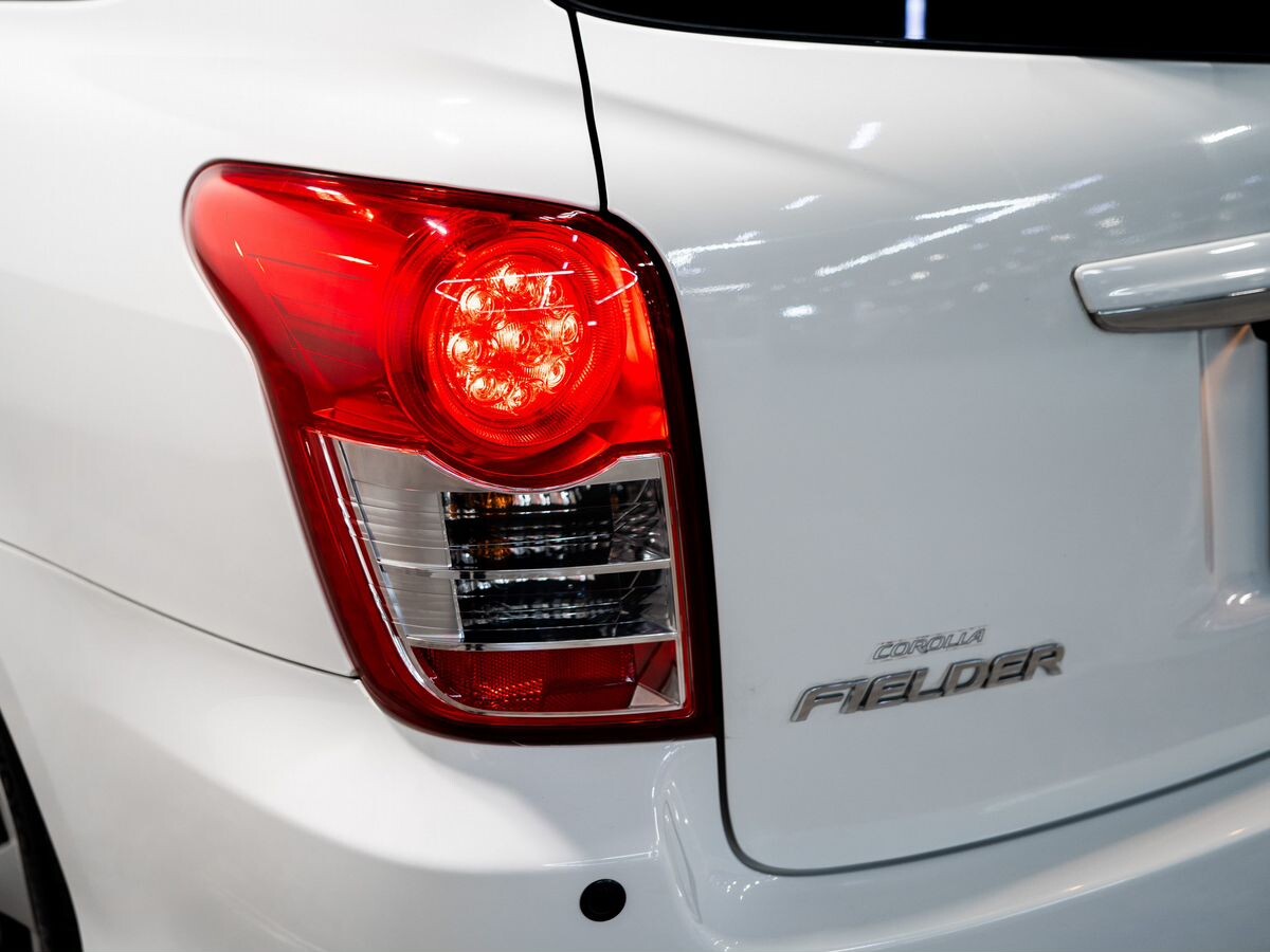 Toyota Corolla Fielder 2011 - фото автомобиля