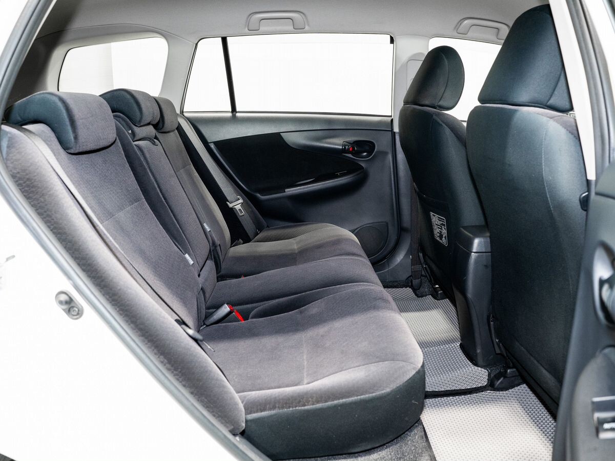 Toyota Corolla Fielder 2011 - фото автомобиля