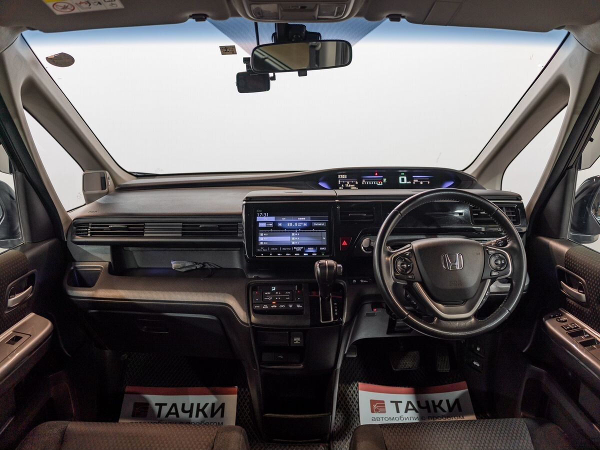 Honda Stepwgn 2018 - фото автомобиля