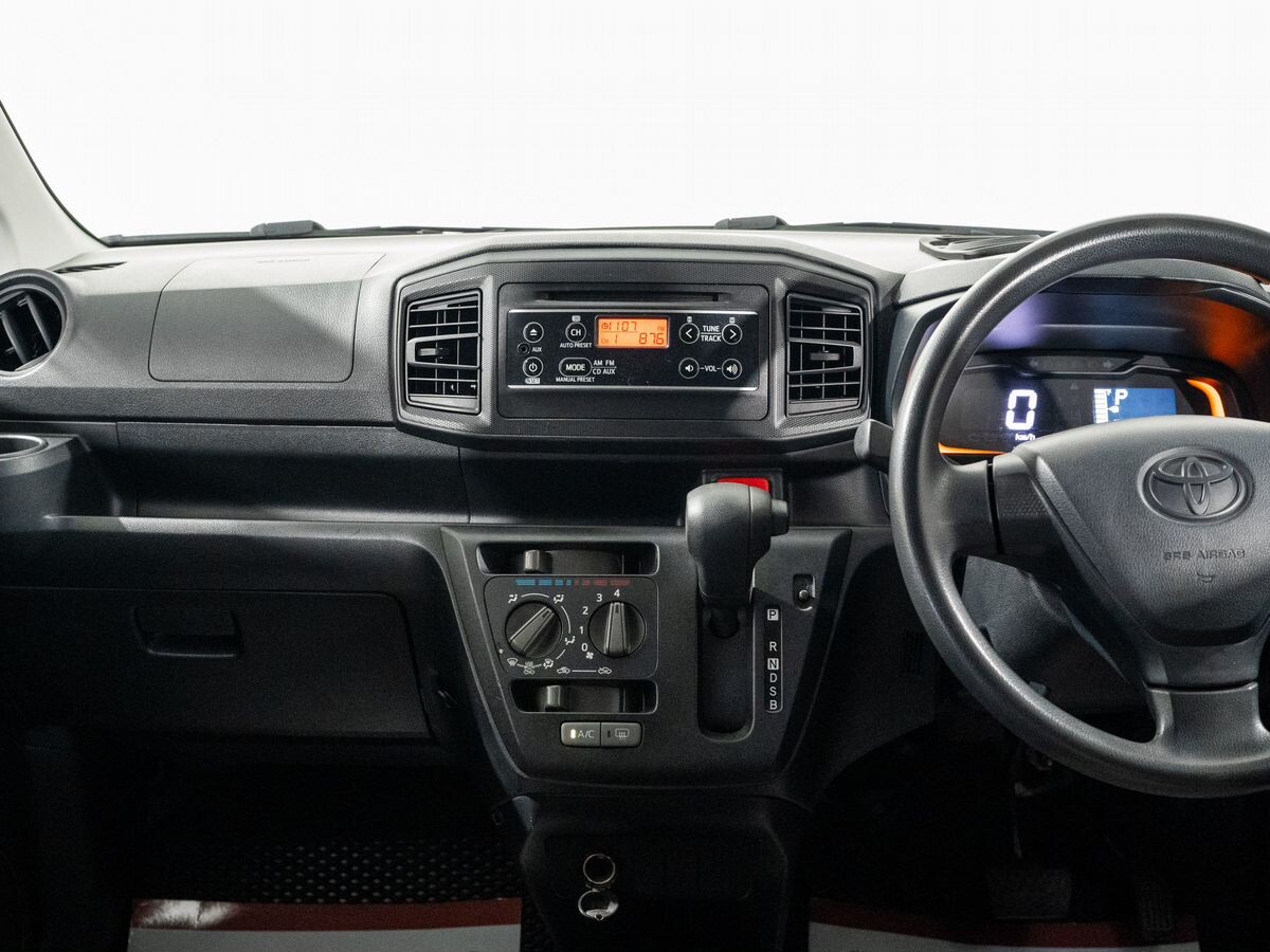 Toyota Pixis Epoch 2017 - фото автомобиля