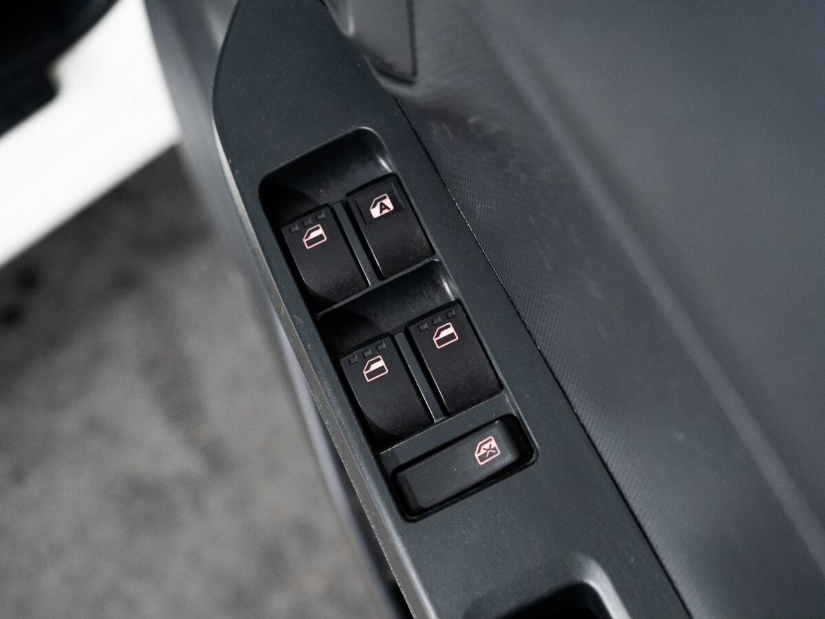 Toyota Pixis Epoch 2017 - фото автомобиля