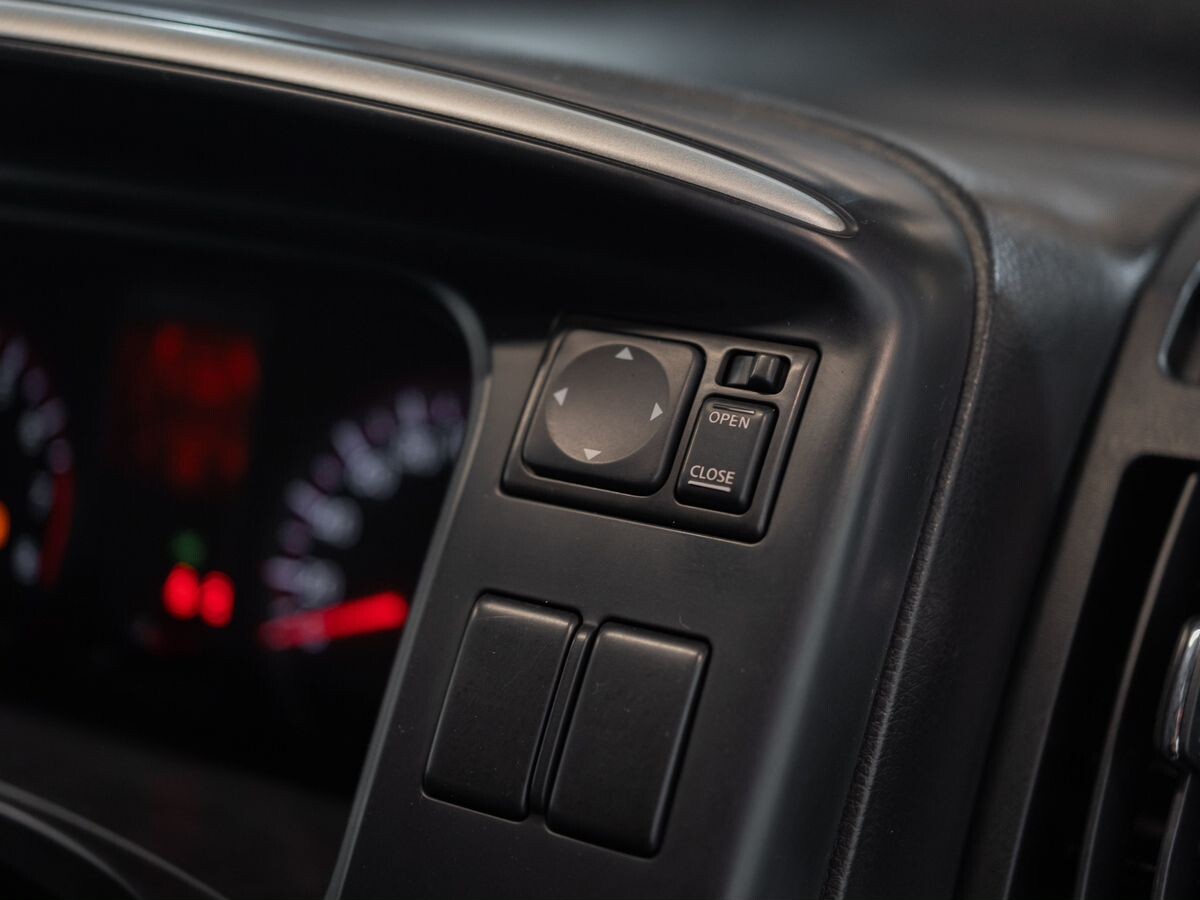 Nissan Serena 2010 - фото автомобиля