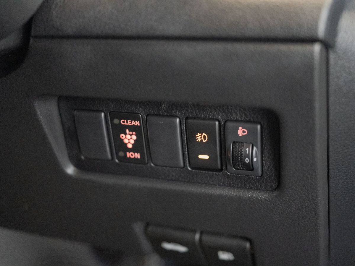 Nissan Serena 2010 - фото автомобиля