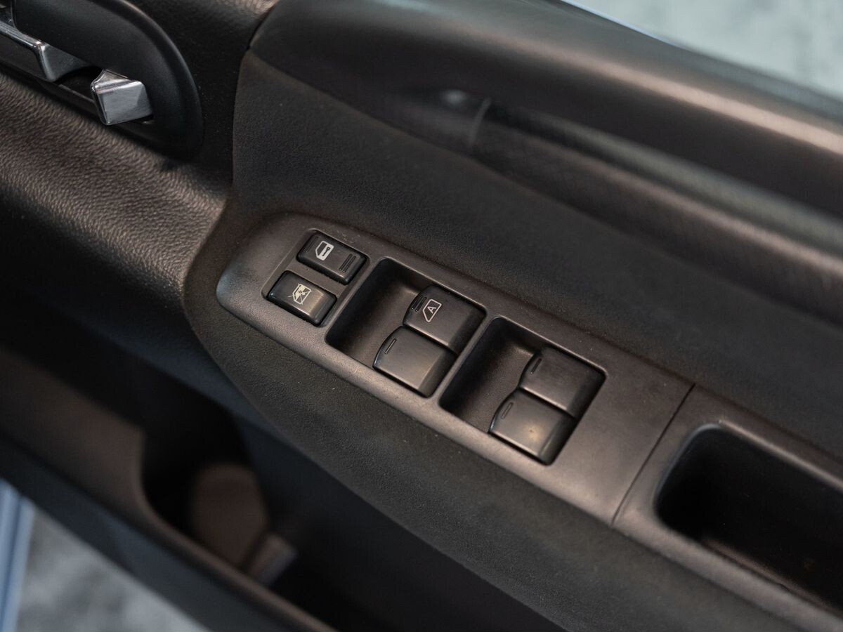 Nissan Serena 2010 - фото автомобиля