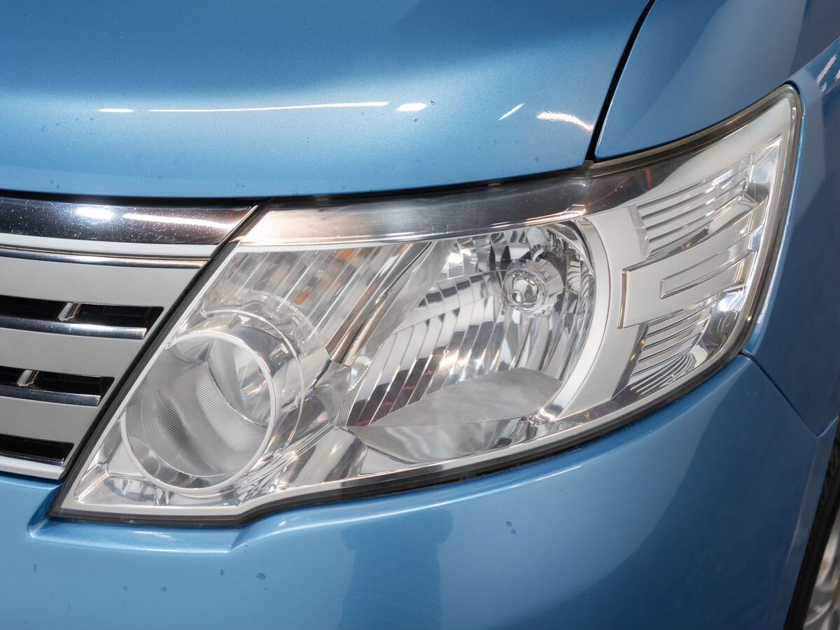 Nissan Serena 2010 - фото автомобиля