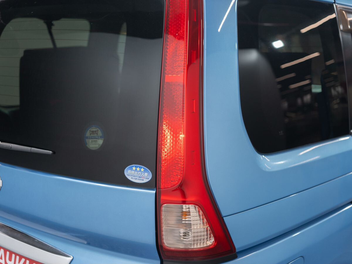Nissan Serena 2010 - фото автомобиля