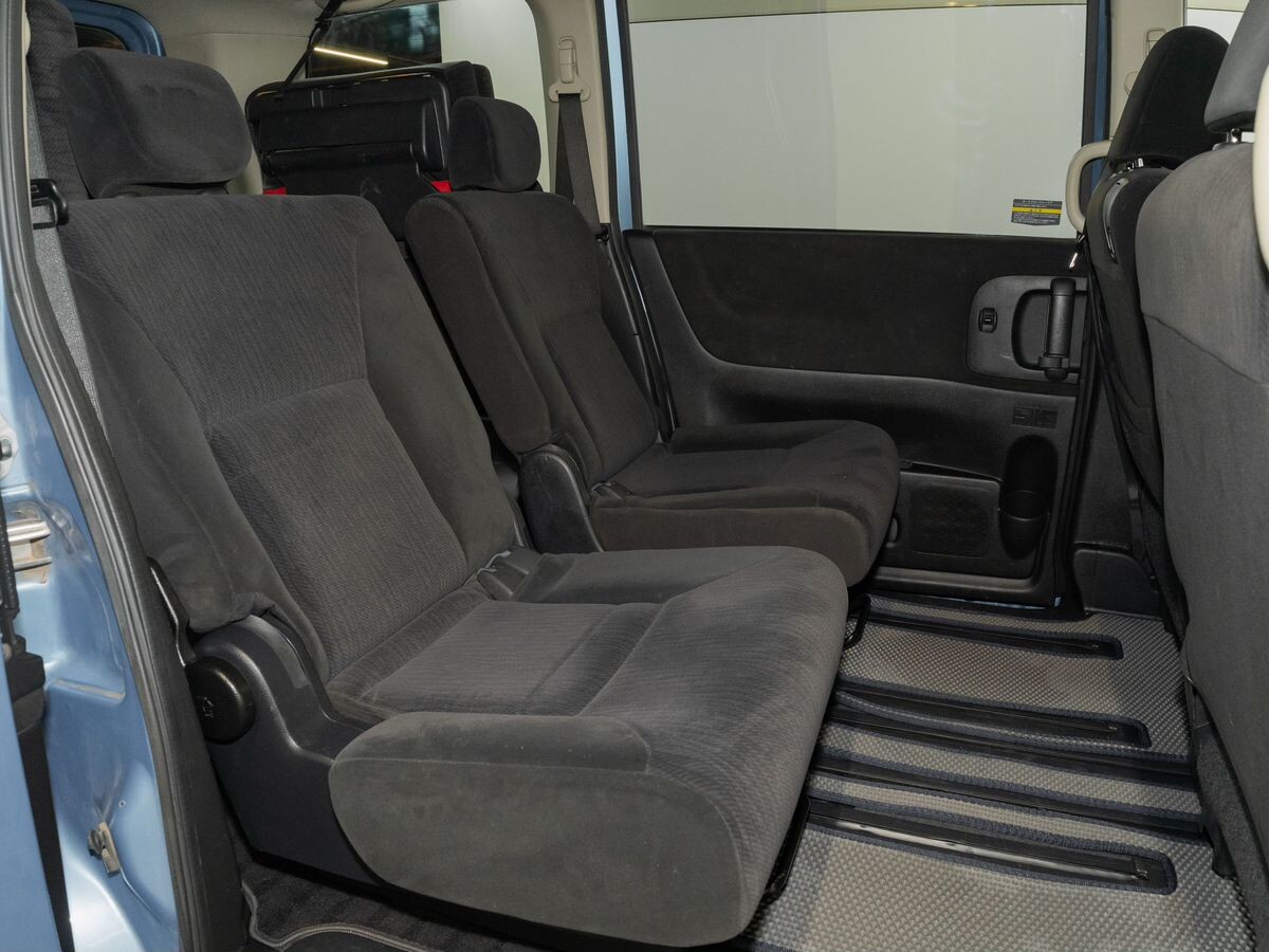 Nissan Serena 2010 - фото автомобиля