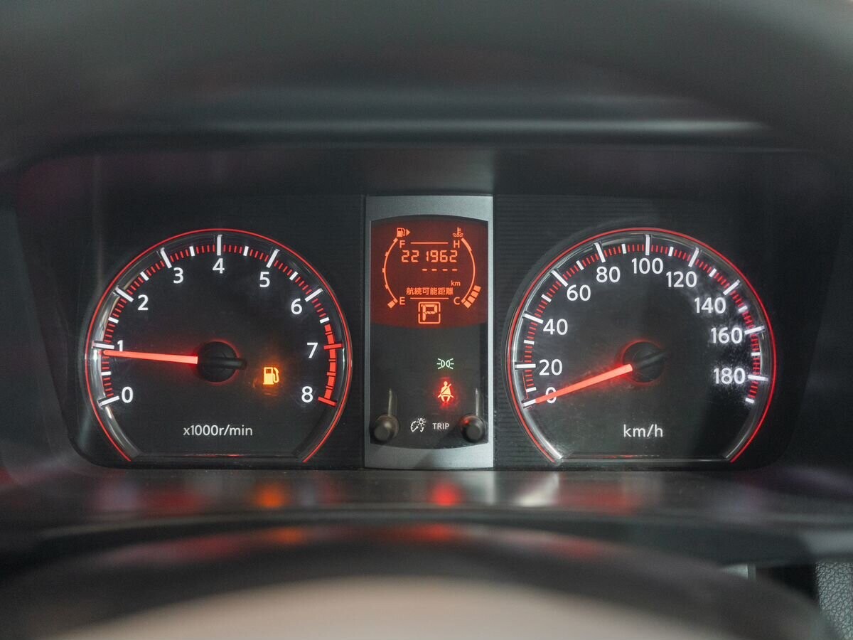 Nissan Serena 2010 - фото автомобиля