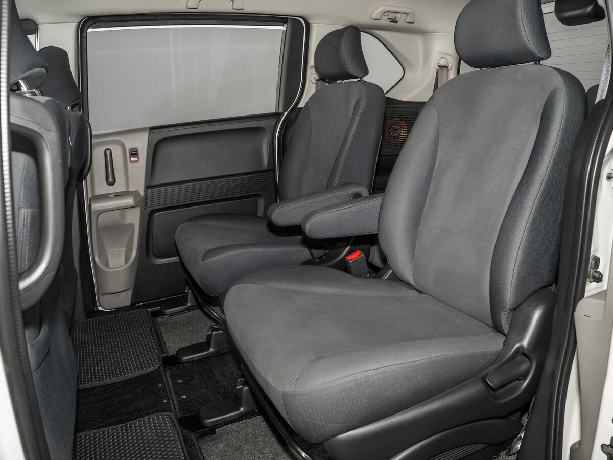 Honda Freed 2009 - фото автомобиля