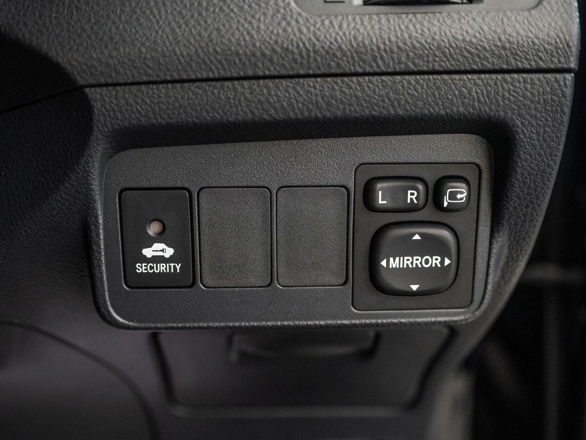 Toyota Corolla Fielder 2010 - фото автомобиля