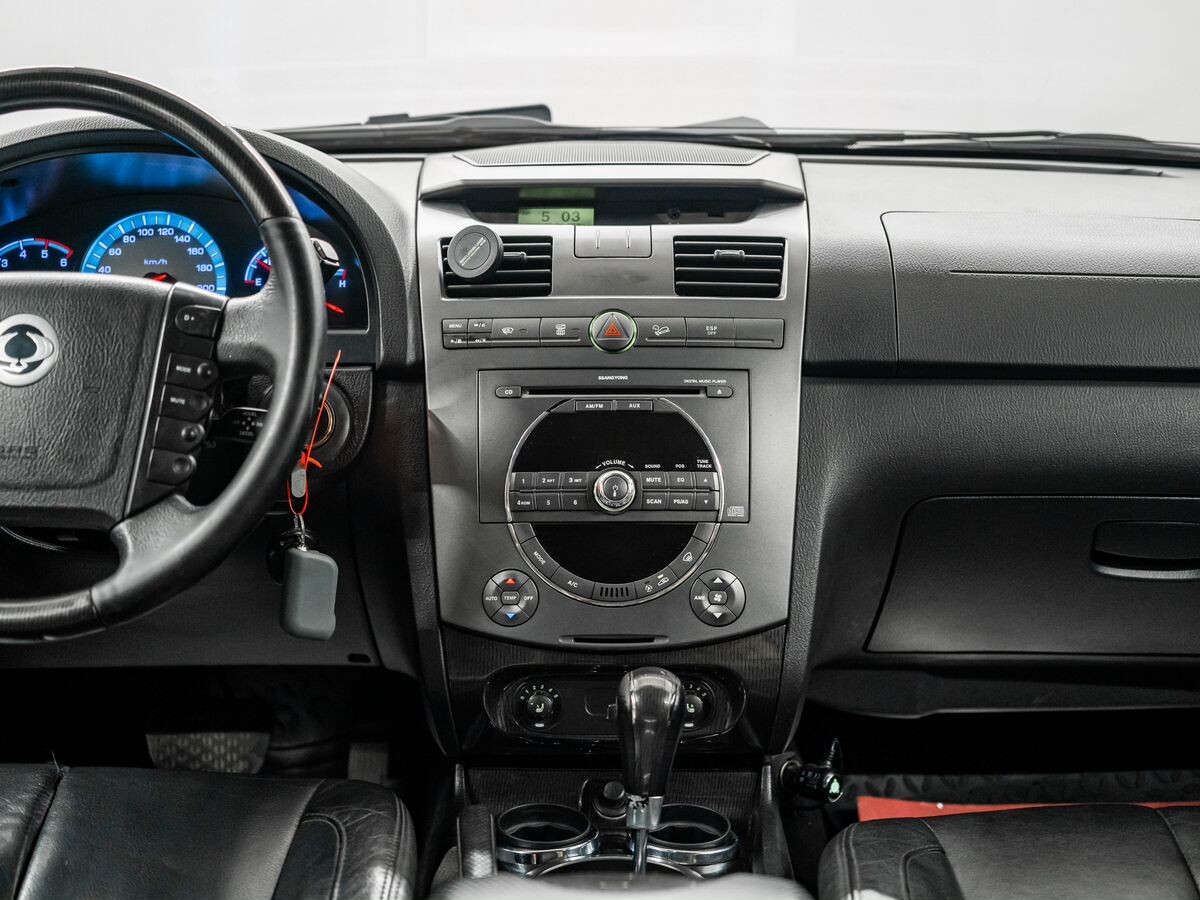 SsangYong Rexton 2012 - фото автомобиля