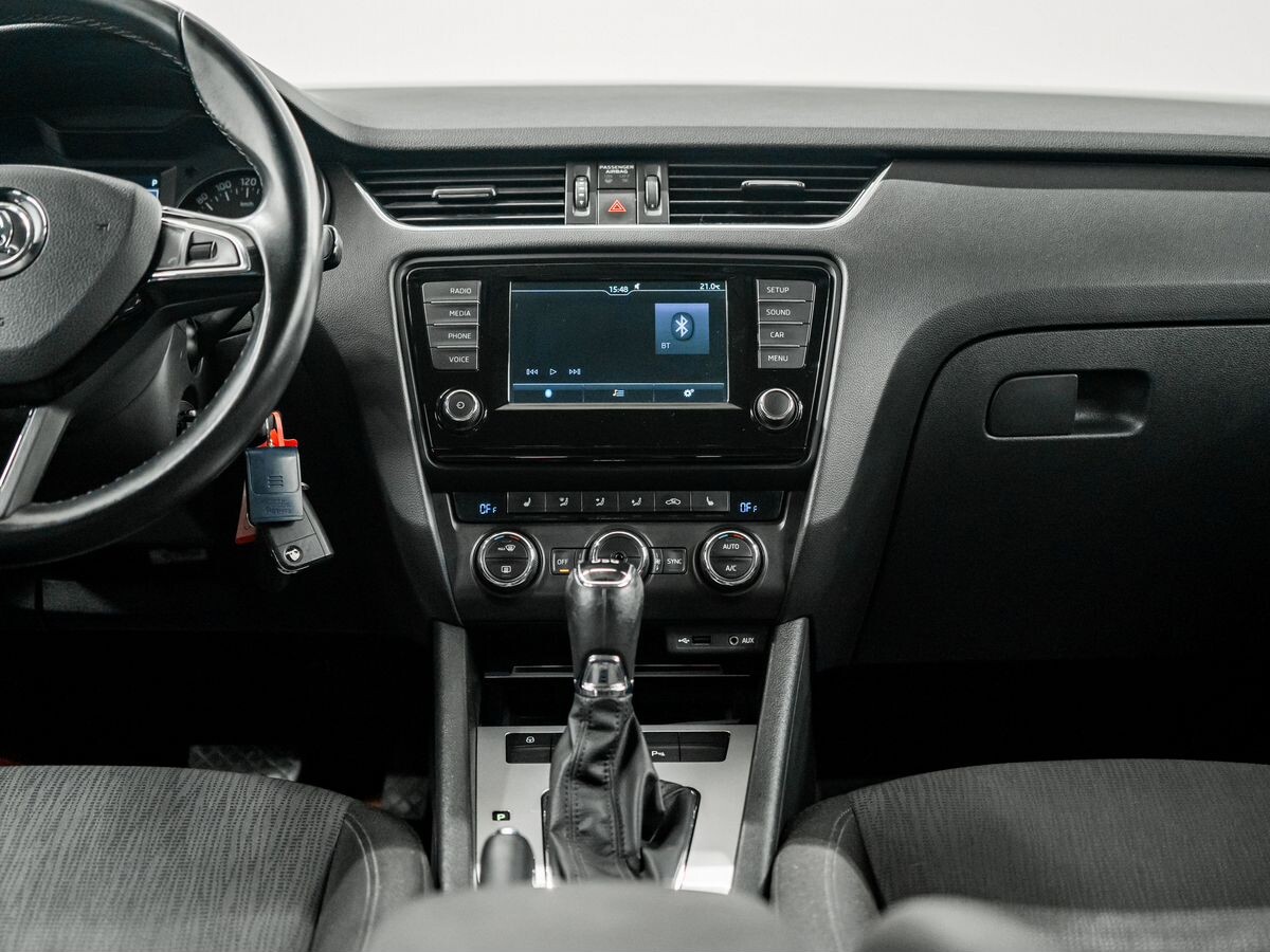 Skoda Octavia 2015 - фото автомобиля